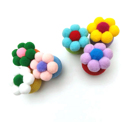 Cat self-entertainment toy cotton rope ball for teeth and claws grinding, cat pet toy for entertainment and relaxation.